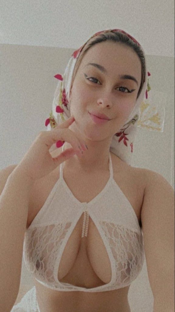 تجميعة-بنوتة-*****-قمر-بجسم-رهيب-هارية-كسها-دعك-2-576x1024.jpeg